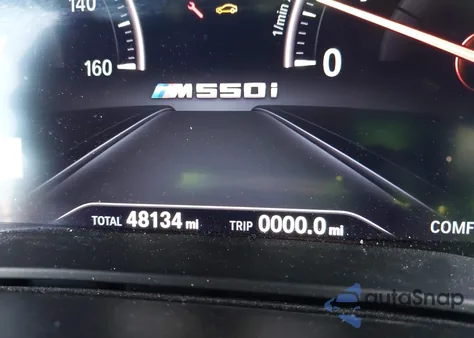 2019 BMW M550I xDrive z USA, uszkodzony, nr VIN WBAJB9C51KB465157